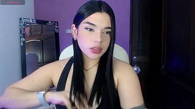 Snapshot of Veronica_111 chatting on 02-25-25, 03:42 Veronica 111 online show from 02-25-25, 03:42