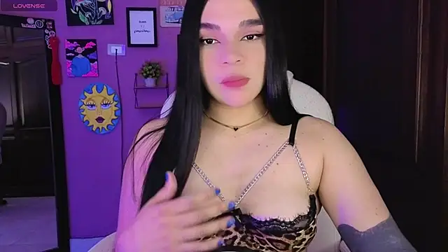Snapshot of Veronica_111 chatting on 10-05-25, 01:18 Veronica 111 online show from 10-05-25, 01:18