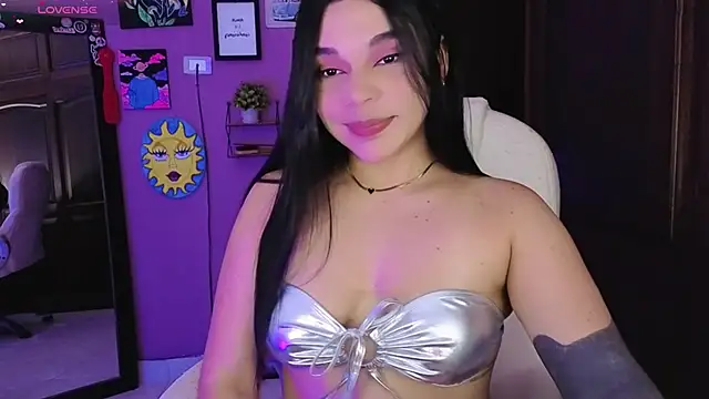 Snapshot of Veronica_111 chatting on 10-22-25, 04:12 Veronica 111 online show from 10-22-25, 04:12
