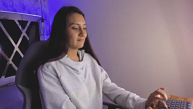  alaia collway  online show from 01-30-25, 03:29