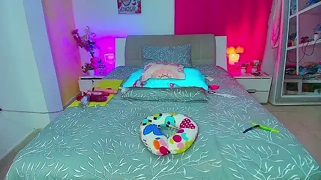 Kendralove31xxx online show from 03-30-26, 02:46