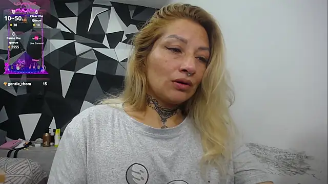 Snapshot of FENIX_LUXURY chatting on 11-09-25, 11:42 FENIX LUXURY online show from 11-09-25, 11:42