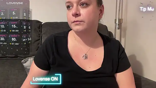 NaughtyWifeUK online show from 12-05-24, 09:00