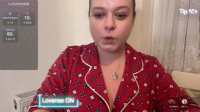 NaughtyWifeUK online show from 12-23-24, 11:17