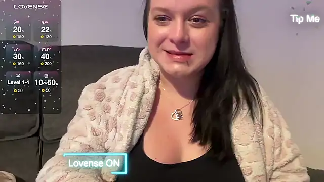 NaughtyWifeUK online show from 01-01-25, 01:15