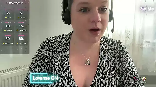 NaughtyWifeUK online show from 01-07-25, 01:24