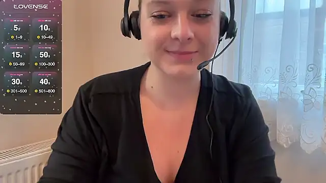 NaughtyWifeUK online show from 01-08-26, 10:10