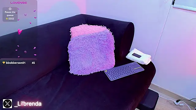 Snapshot of Brenda__gomez chatting on 01-13-25, 07:43 Brenda gomez online show from 01-13-25, 07:43