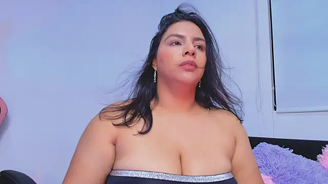 Snapshot of Brenda__gomez chatting on 02-25-25, 04:57 Brenda gomez online show from 02-25-25, 04:57