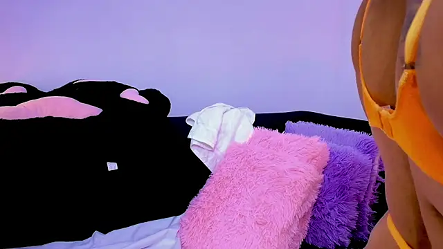 Snapshot of Brenda__gomez chatting on 01-04-25, 04:23 Brenda gomez online show from 01-04-25, 04:23