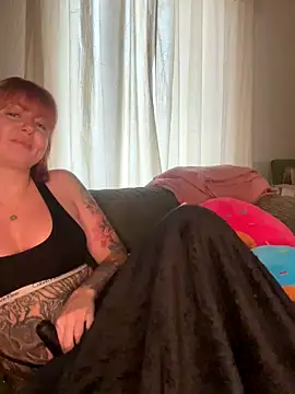 Snapshot of ObviouslyPeachy chatting on 10-07-25, 10:05 ObviouslyPeachy online show from 10-07-25, 10:05