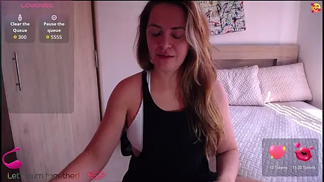 ParisW online show from 12-18-25, 04:55