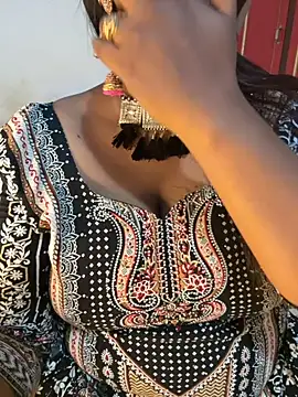 Ayesha mahi online show from 10-21-25, 08:47