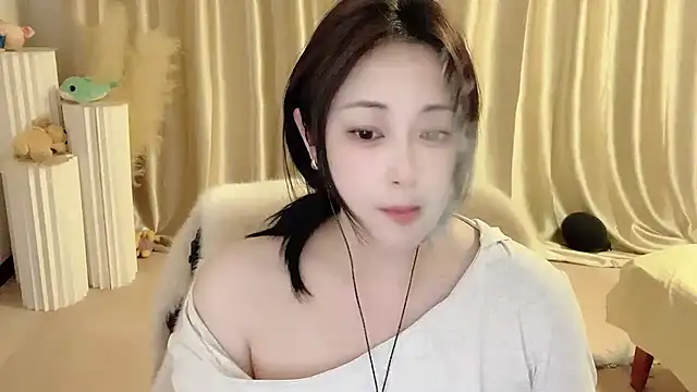 Snapshot of Daisy-77 chatting on 03-22-25, 06:58 Daisy-77 online show from 03-22-25, 06:58