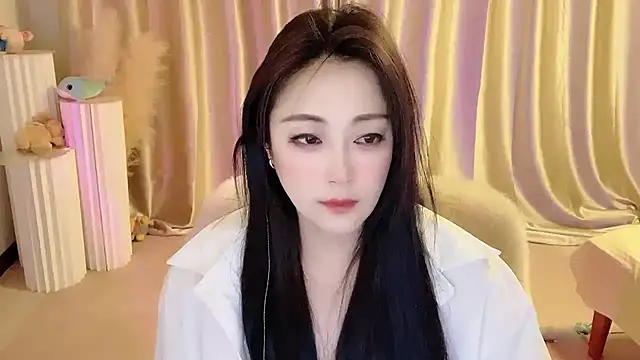 Snapshot of Daisy-77 chatting on 03-17-25, 06:00 Daisy-77 online show from 03-17-25, 06:00