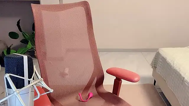 Daisy-77 online show from 12-17-25, 10:26