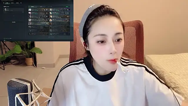 Daisy-77 online show from 03-26-26, 01:42