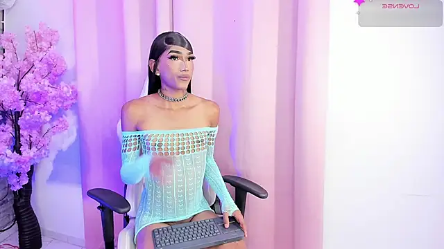 Snapshot of _Arlin_ chatting on 06-22-26, 03:47 Arlin online show from 06-22-26, 03:47