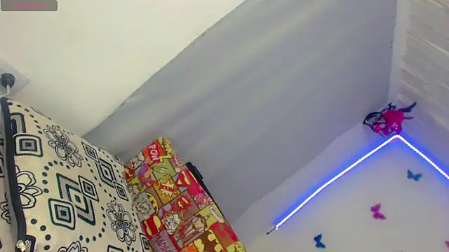 Perla Hotcortes online show from 05-23-26, 03:38