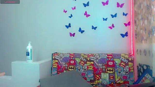 Perla Hotcortes online show from 06-08-26, 11:33