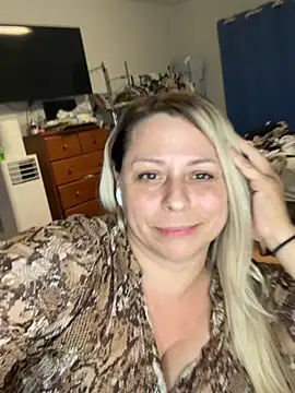 Hotslut187 online show from 01-15-26, 04:05