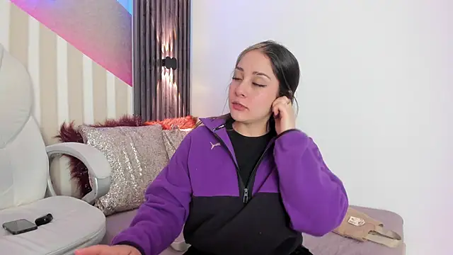 emily layton online show from 10-01-25, 01:37