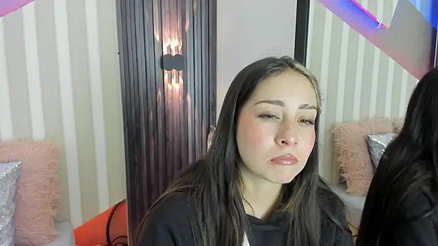 emily layton online show from 10-19-25, 04:32