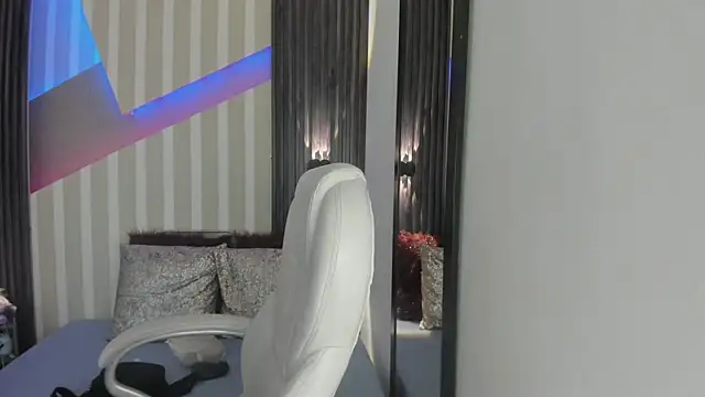 emily layton online show from 12-20-25, 03:48