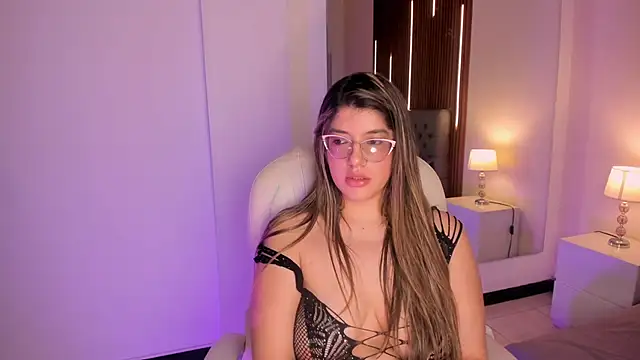 Snapshot of SEXMILLA_ chatting on 02-17-26, 09:23 SEXMILLA online show from 02-17-26, 09:23