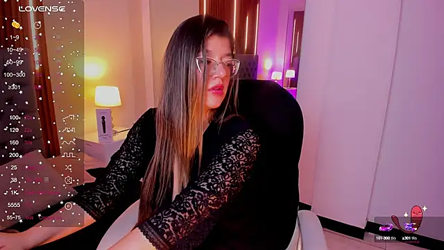 Snapshot of SEXMILLA_ chatting on 09-13-25, 10:43 SEXMILLA  online show from 09-13-25, 10:43
