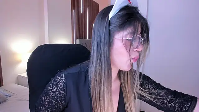 Snapshot of SEXMILLA_ chatting on 09-29-25, 04:45 SEXMILLA  online show from 09-29-25, 04:45