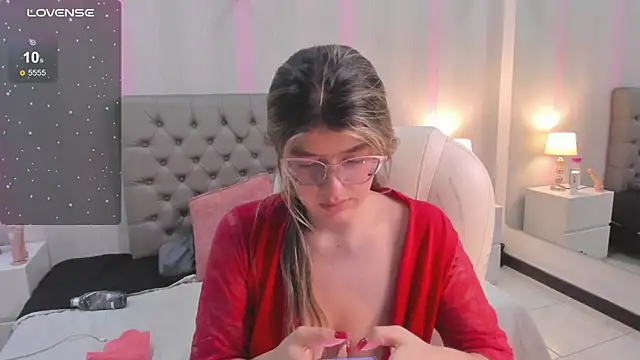 Snapshot of SEXMILLA_ chatting on 02-21-25, 02:06 SEXMILLA  online show from 02-21-25, 02:06