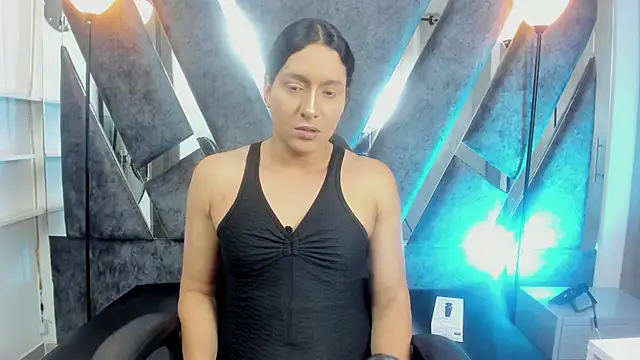 Alison Chan  online show from 10-06-25, 03:35