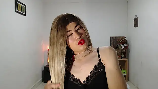 Snapshot of emmily_lee chatting on 03-05-25, 04:02 emmily lee online show from 03-05-25, 04:02
