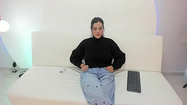 Ada Monroe10 online show from 11-25-25, 01:44