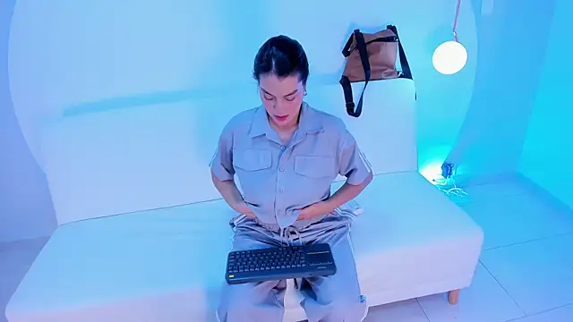 Ada Monroe10 online show from 11-11-25, 01:28