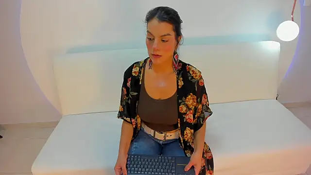 Ada Monroe10 online show from 11-06-25, 01:37