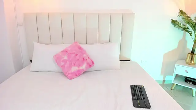 Ada Monroe10 online show from 02-20-25, 01:40