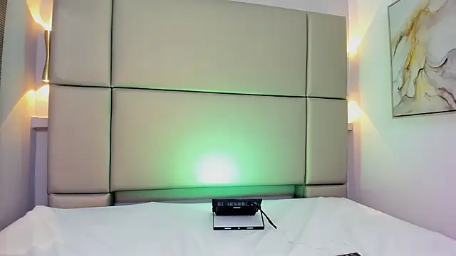 tifanyhills  online show from 12-20-24, 07:50