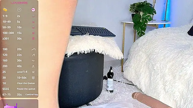 Snapshot of Alba_Olimpo chatting on 06-27-26, 05:41 Alba Olimpo online show from 06-27-26, 05:41
