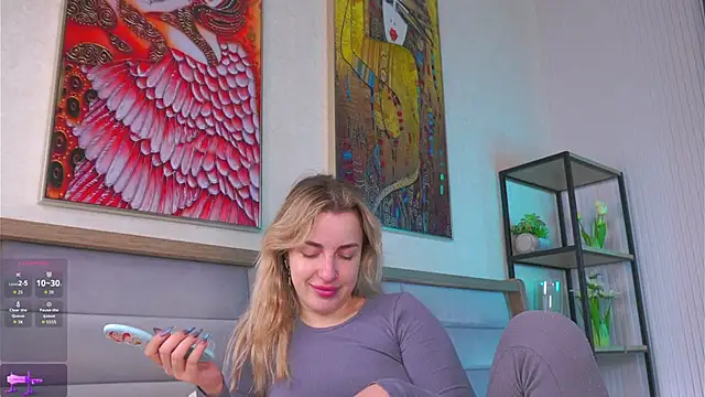 LiliBanger online show from 05-31-26, 04:18