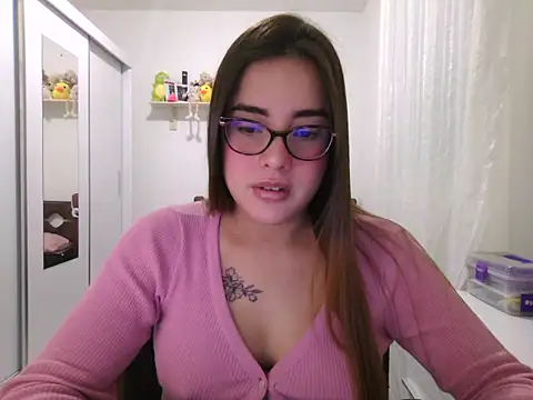 Snapshot of maliamiller chatting on 07-14-26, 02:05 maliamiller online show from 07-14-26, 02:05