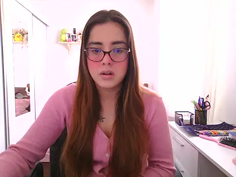 Snapshot of maliamiller chatting on 06-15-26, 04:28 maliamiller online show from 06-15-26, 04:28