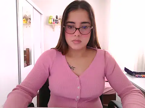 Snapshot of maliamiller chatting on 05-23-26, 02:49 maliamiller online show from 05-23-26, 02:49