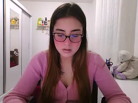 Snapshot of maliamiller chatting on 06-22-26, 09:01 maliamiller online show from 06-22-26, 09:01