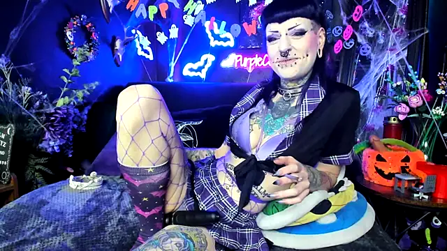 Snapshot of Purple_Coffin666 chatting on 01-18-26, 02:09 Purple Coffin666 online show from 01-18-26, 02:09