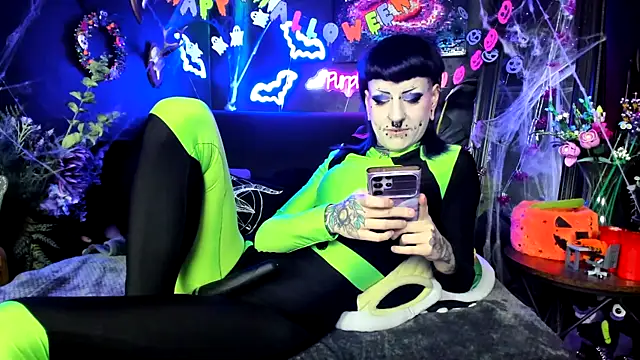 Snapshot of Purple_Coffin666 chatting on 02-09-26, 11:30 Purple Coffin666 online show from 02-09-26, 11:30