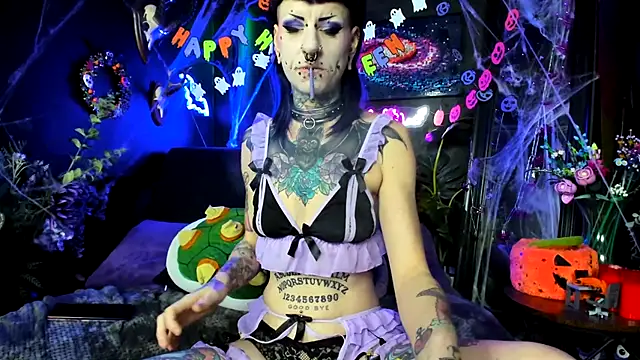 Snapshot of Purple_Coffin666 chatting on 02-06-26, 04:58 Purple Coffin666 online show from 02-06-26, 04:58