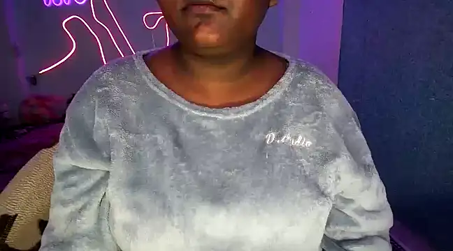 Snapshot of expression_queen chatting on 01-19-25, 12:17 expression queen online show from 01-19-25, 12:17