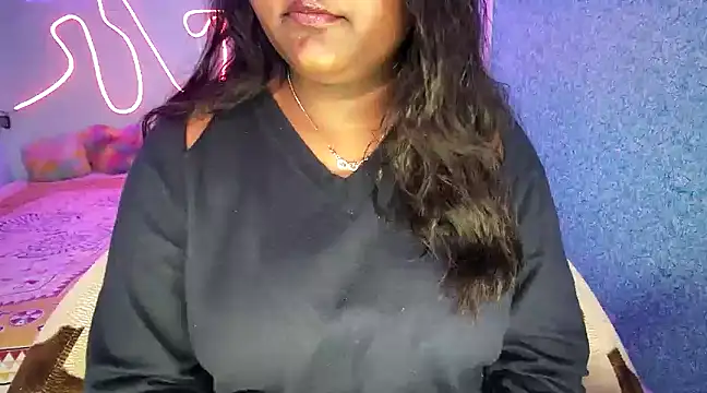 Snapshot of expression_queen chatting on 01-30-25, 06:00 expression queen online show from 01-30-25, 06:00